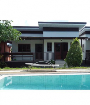 2 BR- Poolside Praewa villa